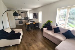 Lounge onto diner and kitchen- click for photo gallery